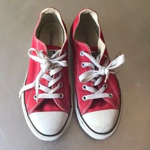 CONVERSE FIRE ENGINE RED KIDS SIZE 2 CLASSIC!❣️